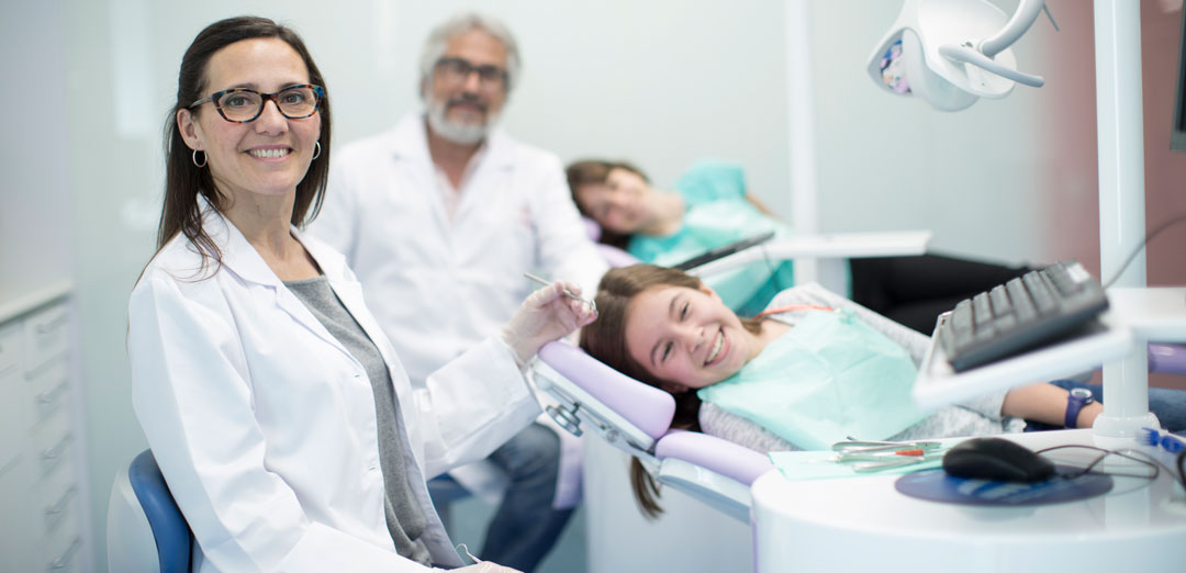 Why Choose Specialist Orthodontic Care Over General Dentists or Mail Order Aligners?